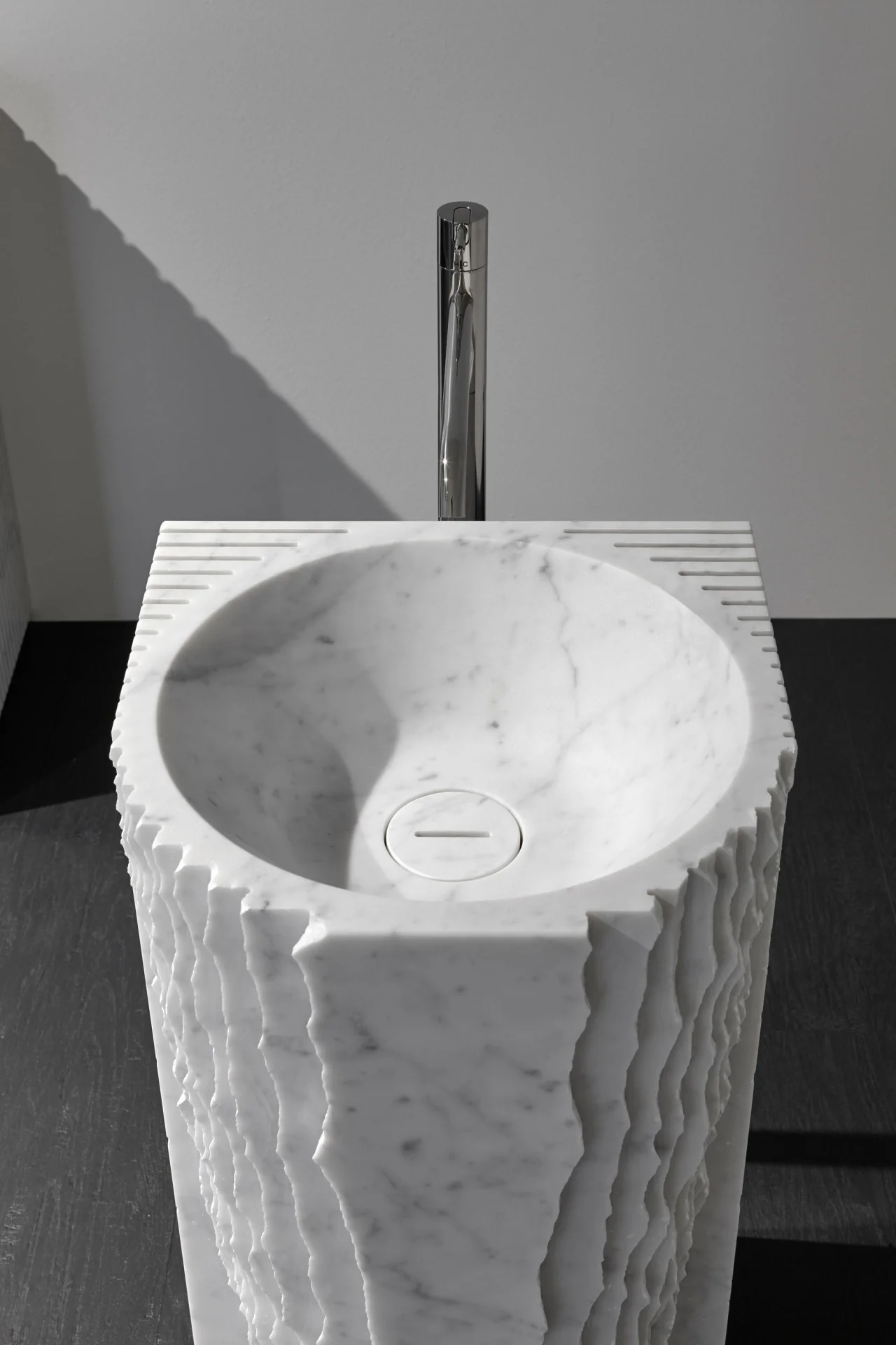 Antonio Lupi Controverso Freestanding Sink CONTROVERSO