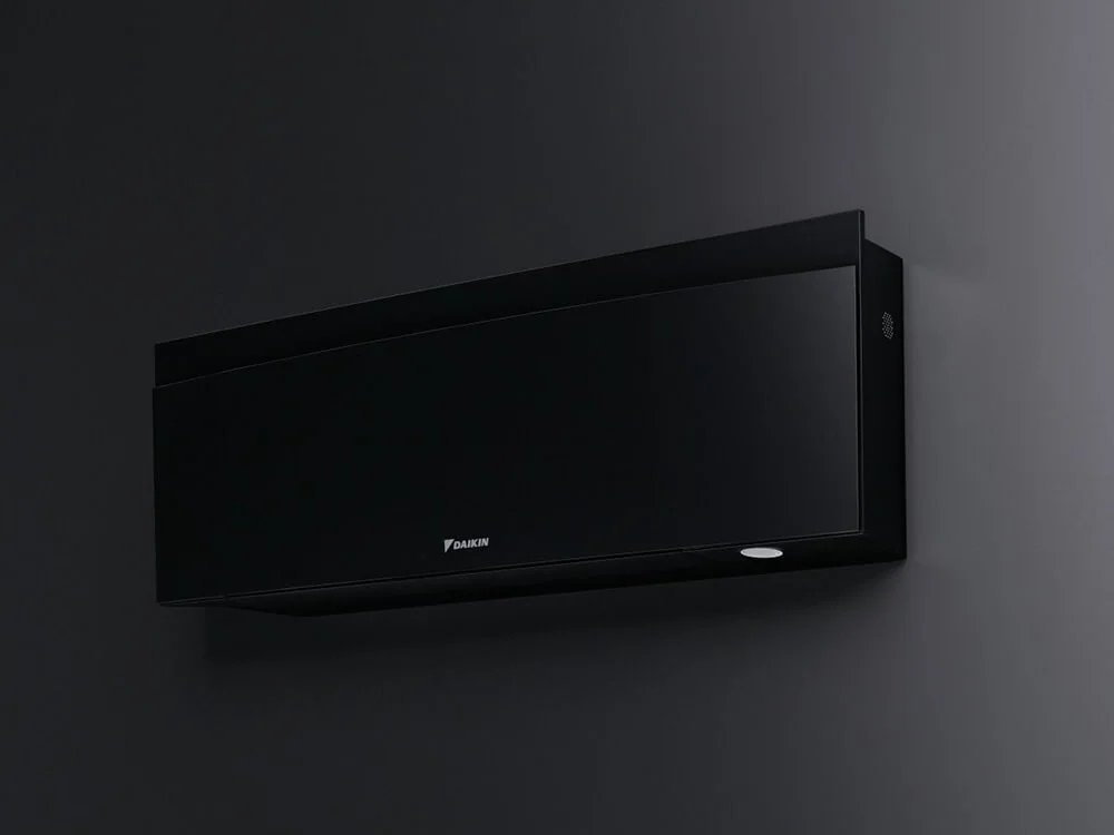 Nová Emura v matnej čiernej 2,0 kW