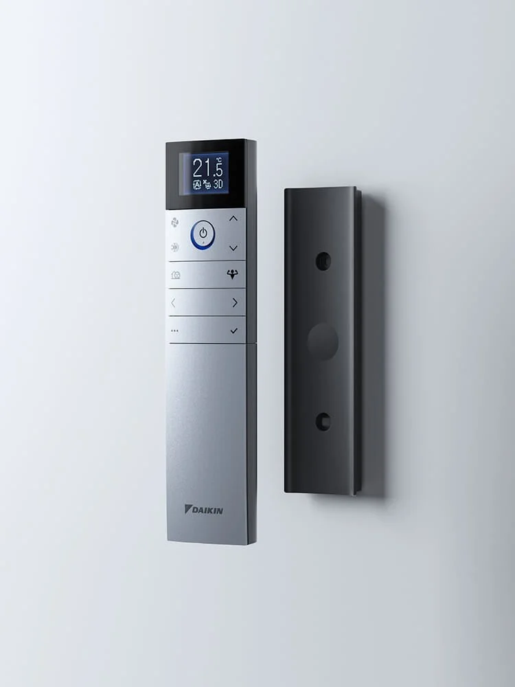 Nová Emura v matnej striebornej 5,0 kW