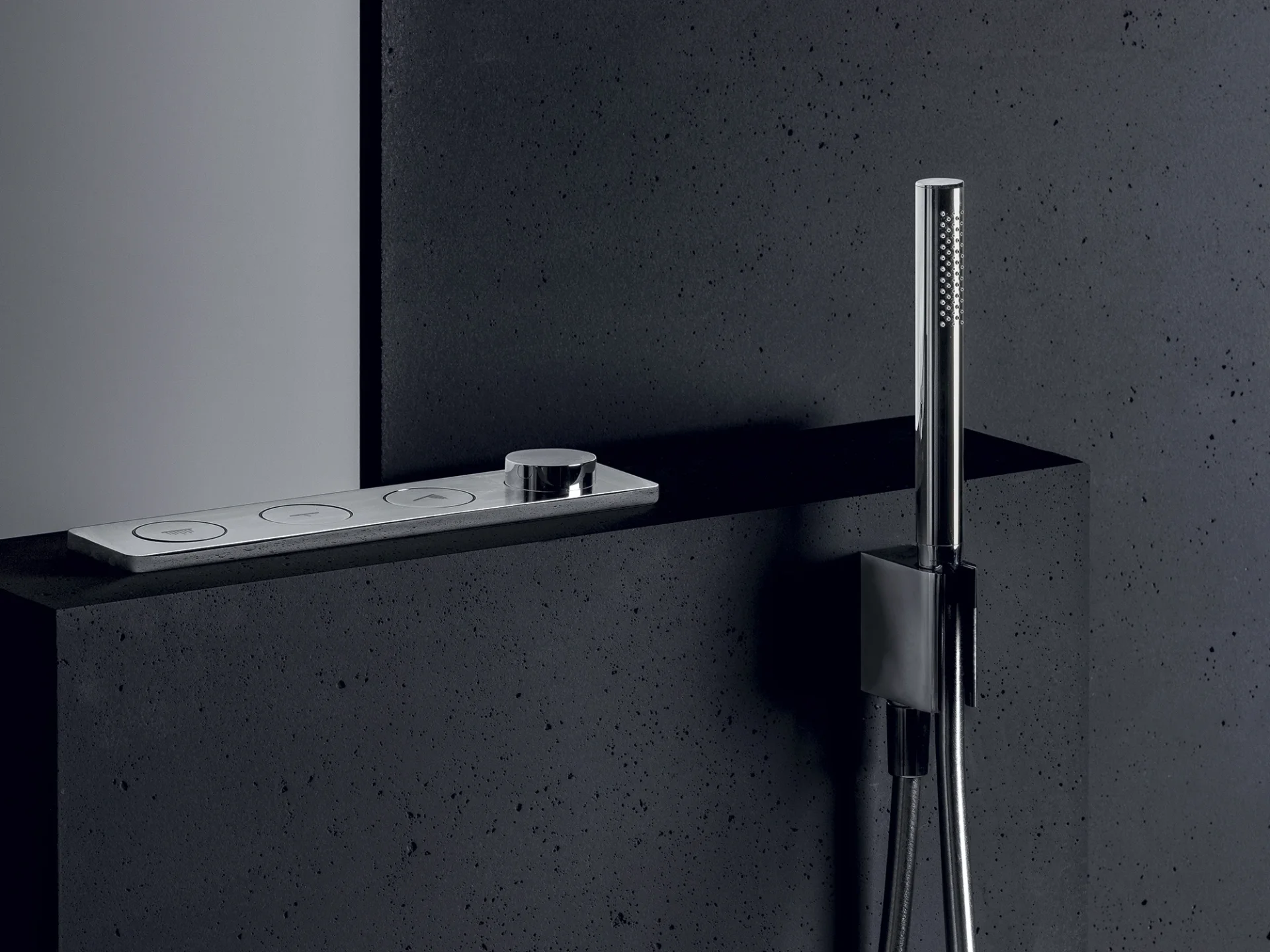 Zucchetti Hoop 3-Button Thermostatic Shower Mixer ZHO822